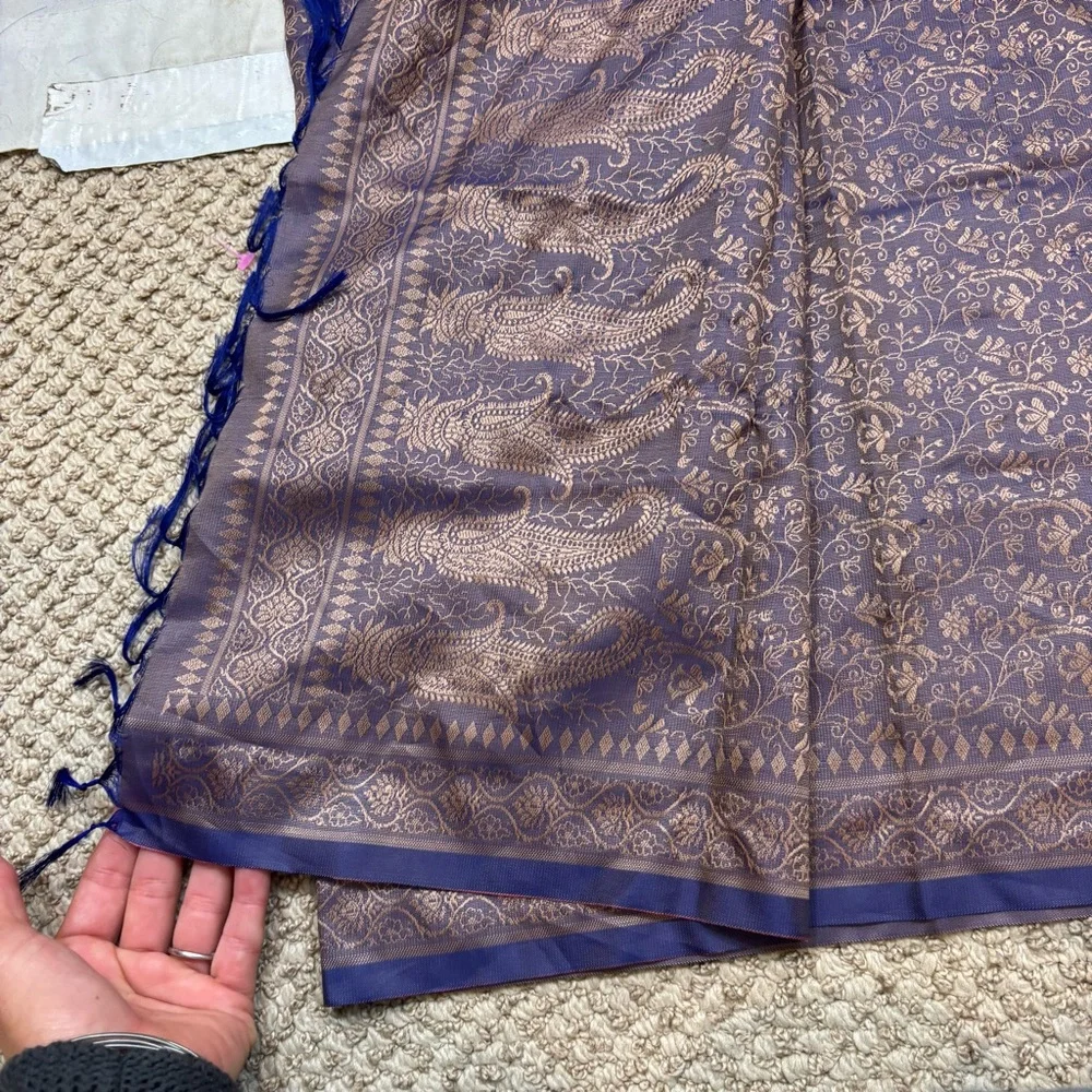 Brand New Bombay Store Artistic Silk Stole Gold‎ and Purple